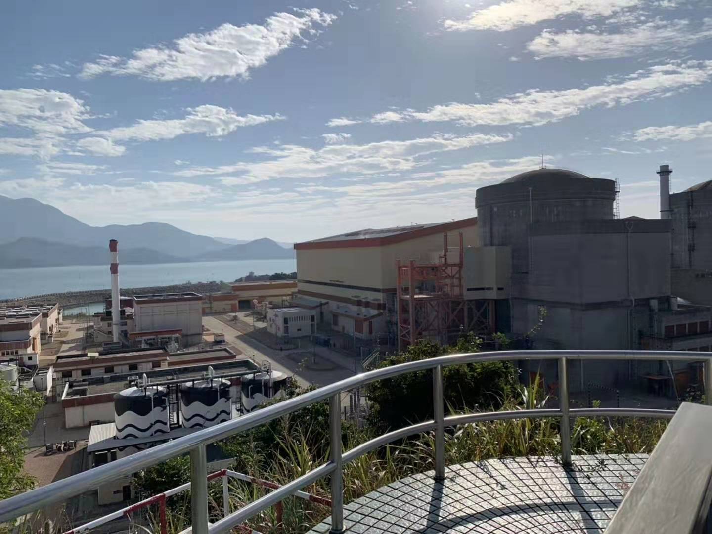 15vip太阳集团环保常英董事长一行前往中广核大亚湾核电站参观学习