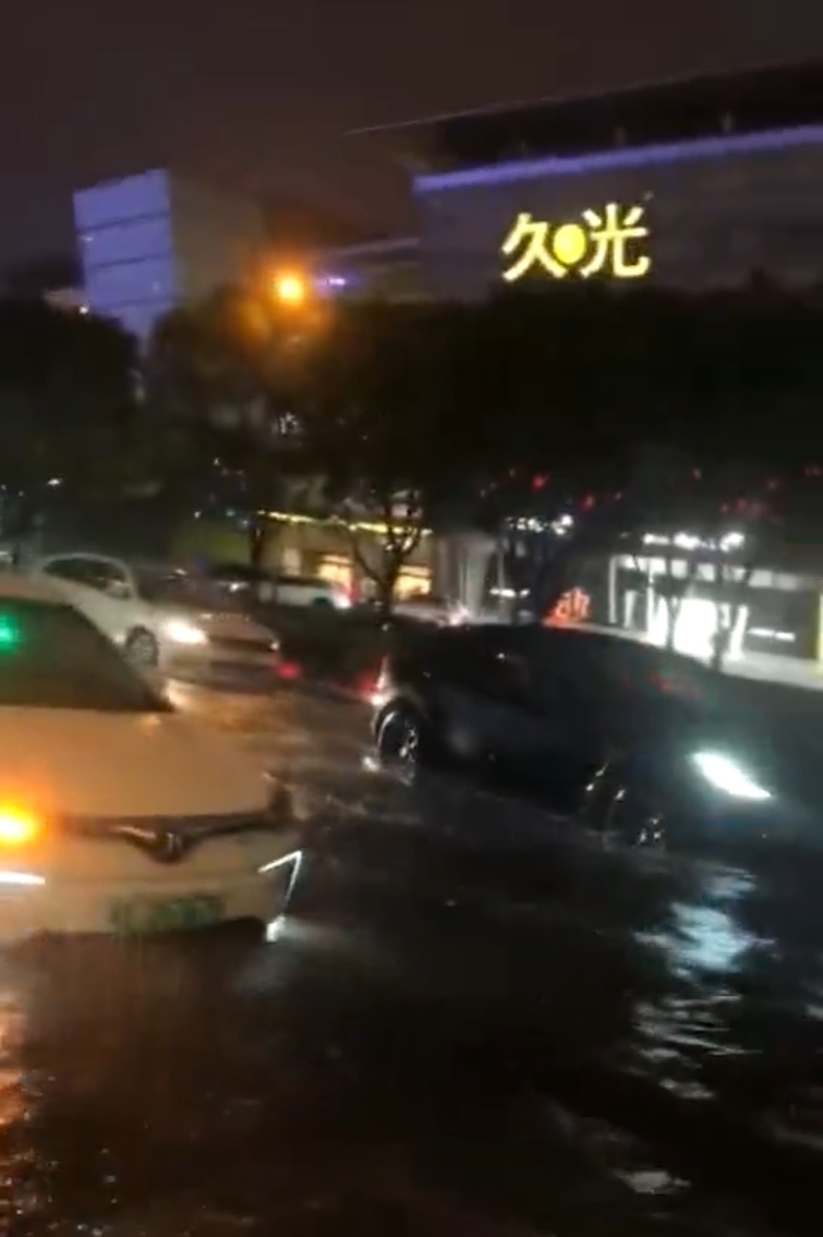 【防汛指南】面对暴雨及洪水等极端恶劣天气，这些防汛知识你知道吗？