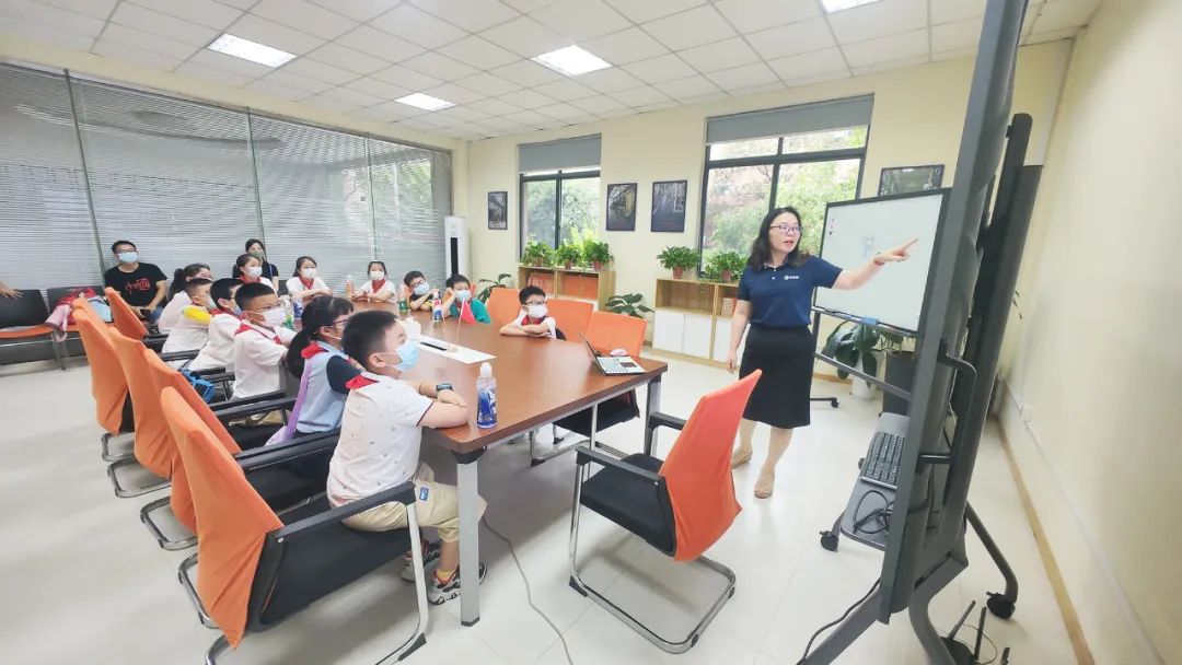 带城小学红领巾假日小队走进15vip太阳集团环保，开展校外实践学习活动